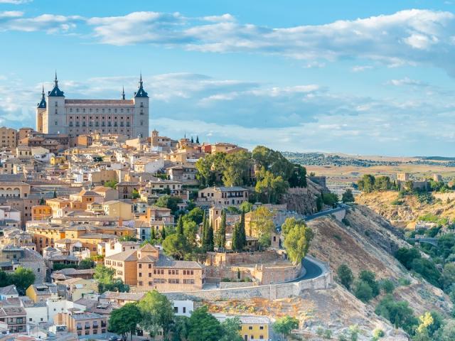 Правительство Испании окажет помощь туристической отрасли